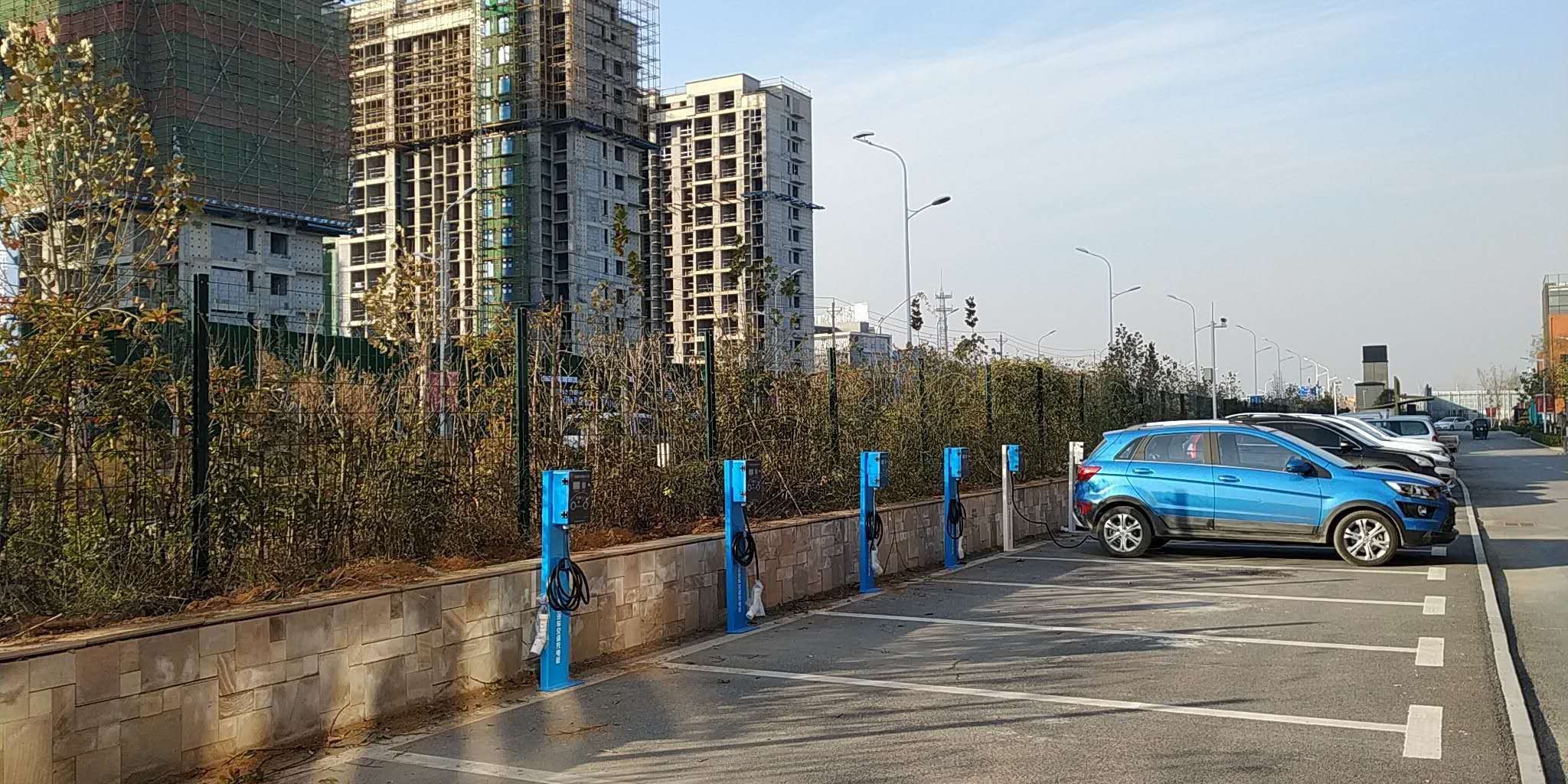 電動汽車充電樁的設(shè)計思路(圖1) 電動汽車充電樁的設(shè)計思路(圖1)